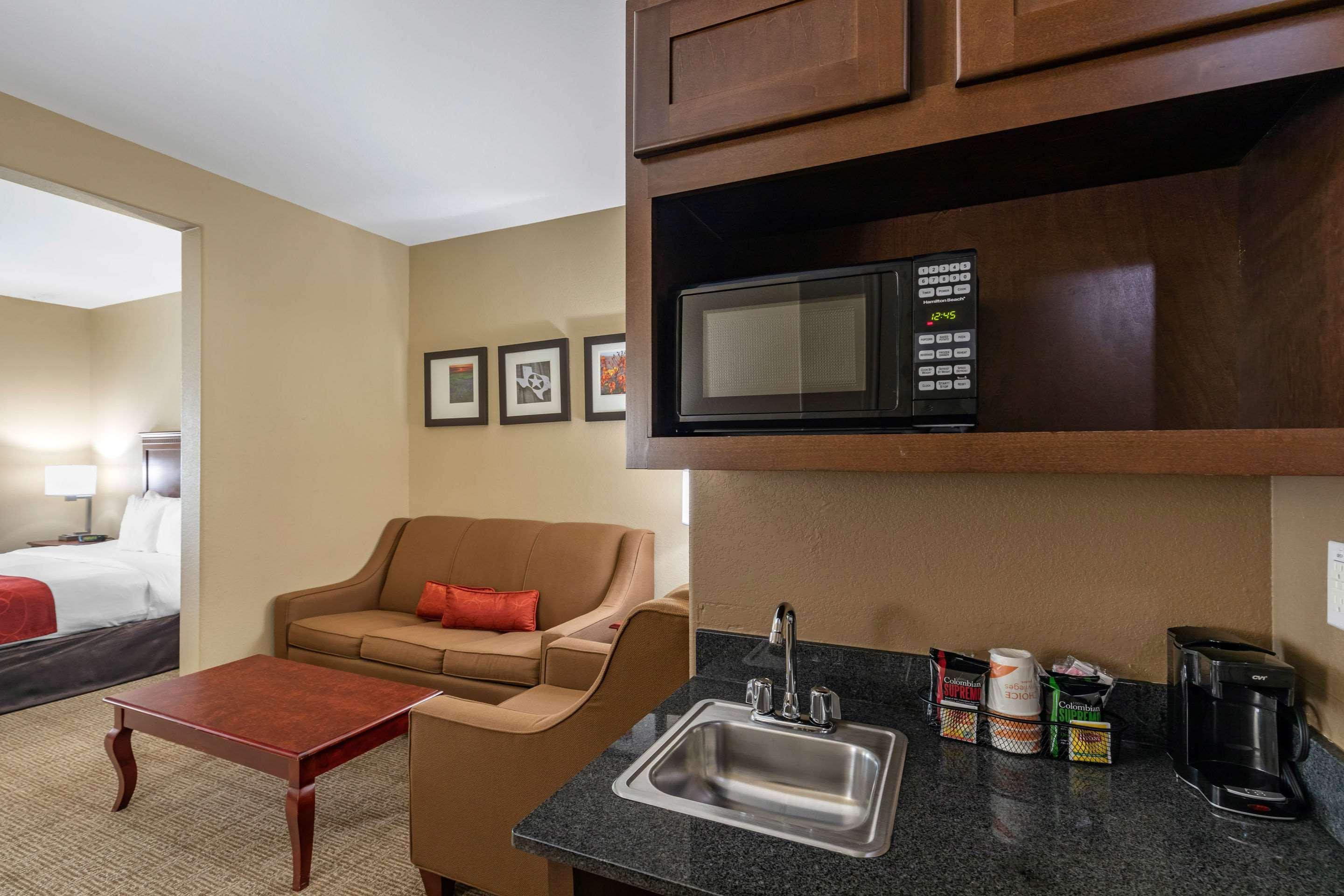 Comfort Suites Ennis Extérieur photo